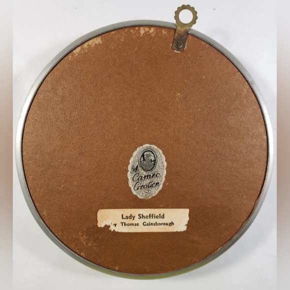 Set of 2 Vintage Cameo Creation Portraits in Convex Bubble Glass Frames with Sat - Picture 7 of 12